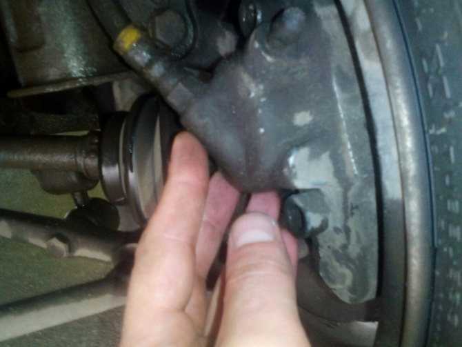 Почему стучат пальцы в двигателе при разгоне машины?
