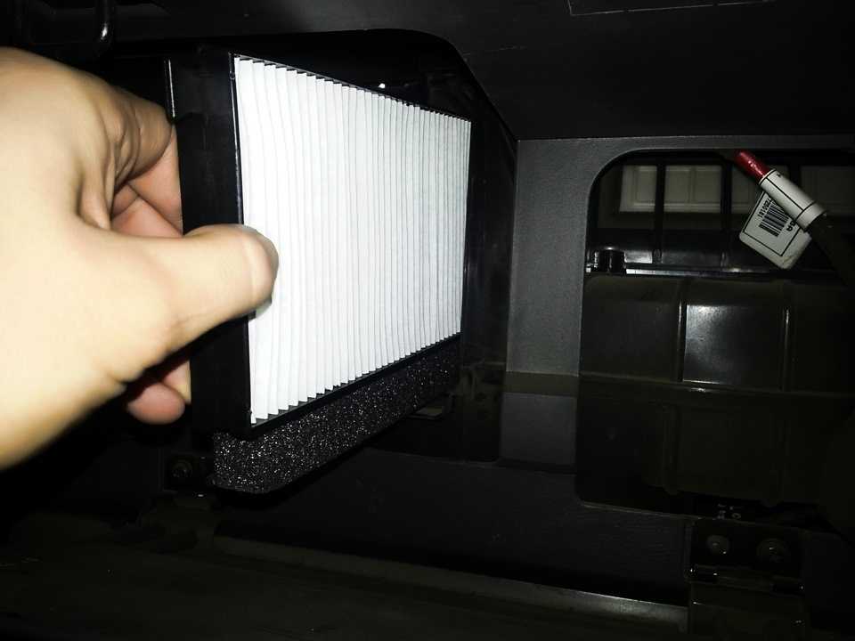 Замена салонного фильтра kia spectra своими руками: пошаговая инструкция с фото