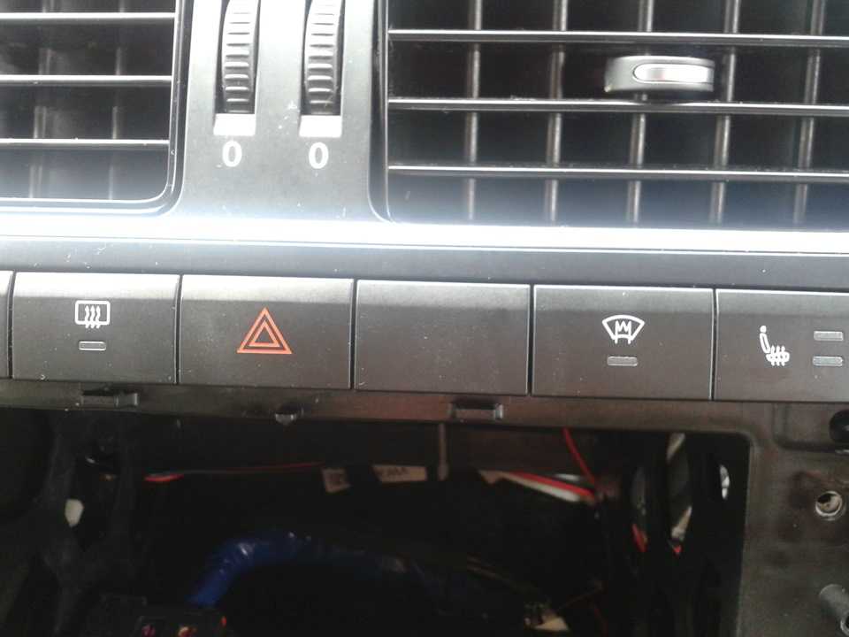 1.1.6. volkswagen polo. блок управления системой отопления, вентиляции и кондиционирования, зеркала заднего вида, салонное освещение. — «важно всем» - автотранспортный портал