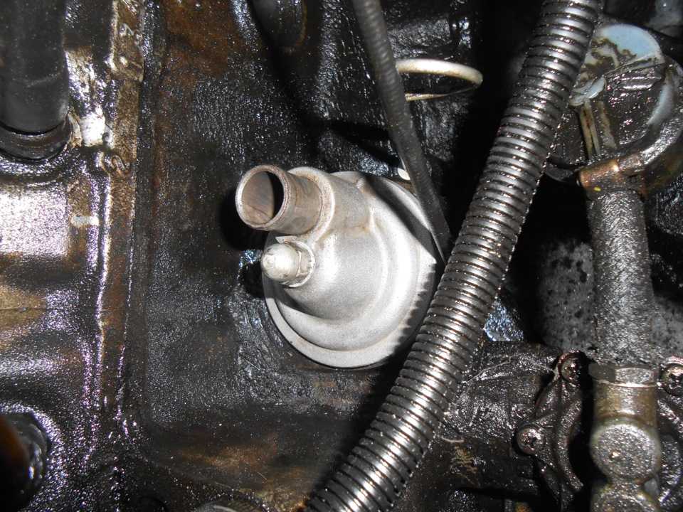Система вентиляции картера двигателя с карбюратором 2105, 2107 озон