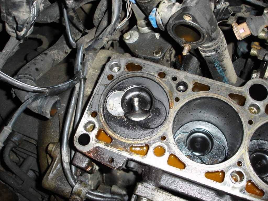 Почему возникает стук в двигателе и как от него избавиться