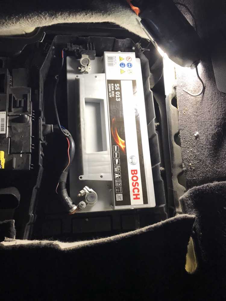 Как произвести замена аккумулятора в автомобиле фольксваген туарег