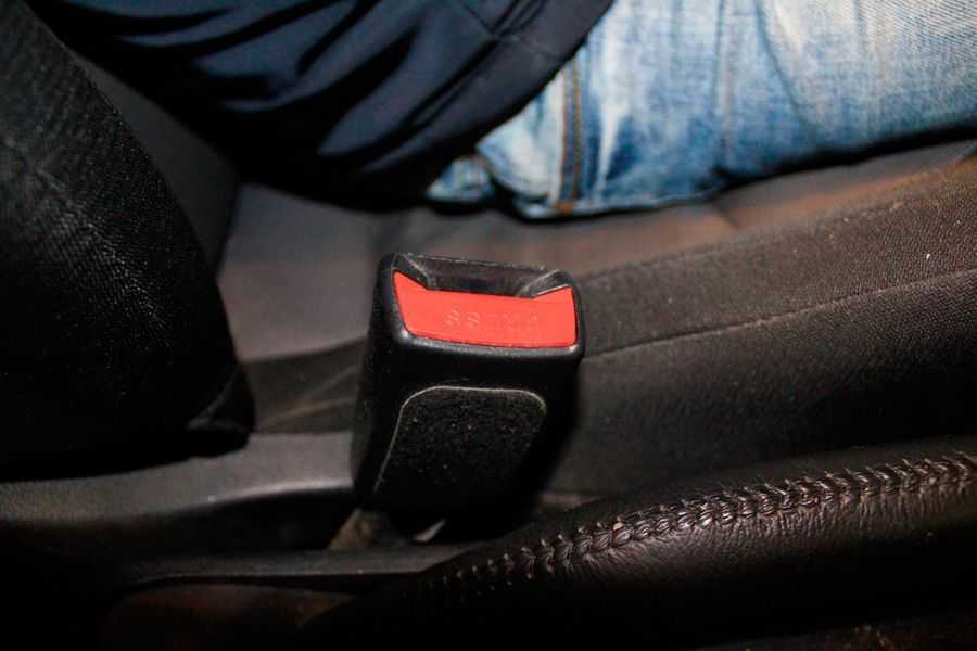 Как разблокировать ремни безопасности при их блокировке в автомобиле