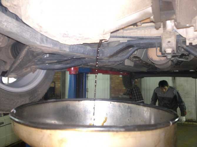 Лада ларгус замена масла в двигателе 16 клапанов: сколько масла заливать, объем