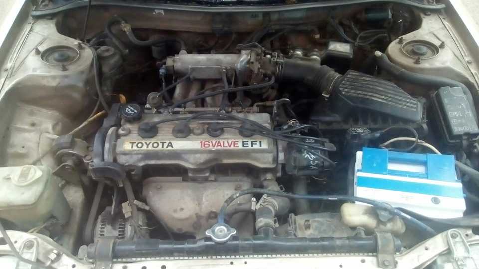 Toyota carina e 1.8 / тойота карина е, 4дв седан, 107 л.с, 5мкпп, 1992 - 1996 - запах бензина в салоне