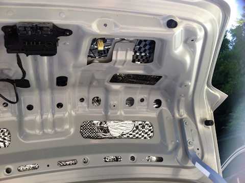 Как открыть багажник шевроле авео изнутри?