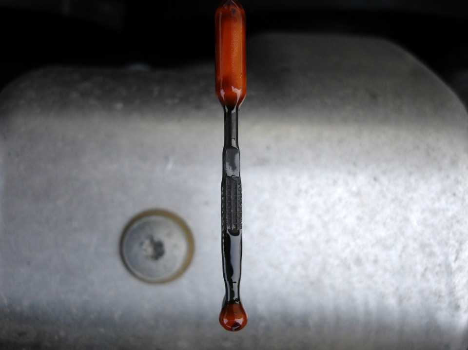 Как поменять масло в двигателе на ваз 2106