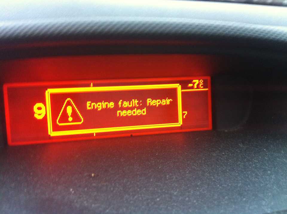 Предупреждающая надпись на дисплее Oil Pressure Warning Peugeot 207 Мигает STOP и масленка на пежо 207  Отвечают профессиональные эксперты портала