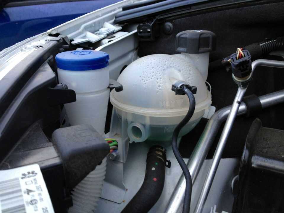 Схема системы охлаждения двигателя ep6 Пежо 308 система охлаждения Peugeot 308 SW ஜСеребряный КОШАКஜ › Logbook › Замена термостата и антифриза с промывкой
