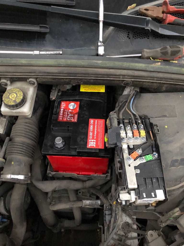 В каких случаях может возникнуть необходимость замены аккумулятора в автомобиле Пежо 308 На что обратить внимание при покупке новой АКБ Читайте здесь