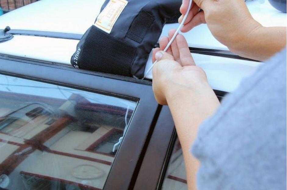 Как открыть дверь автомобиля без ключа? 8 способов открыть автомобиль | советы водителям