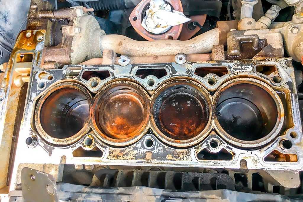Почему двигатель автомобиля жрет масло