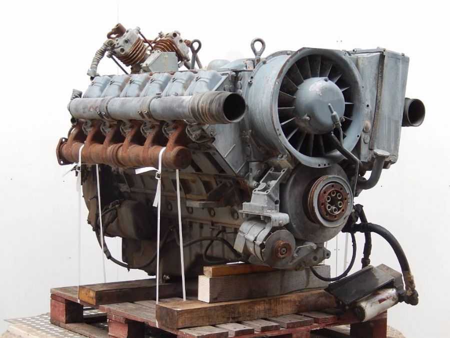 Шестицилиндровый двигатель