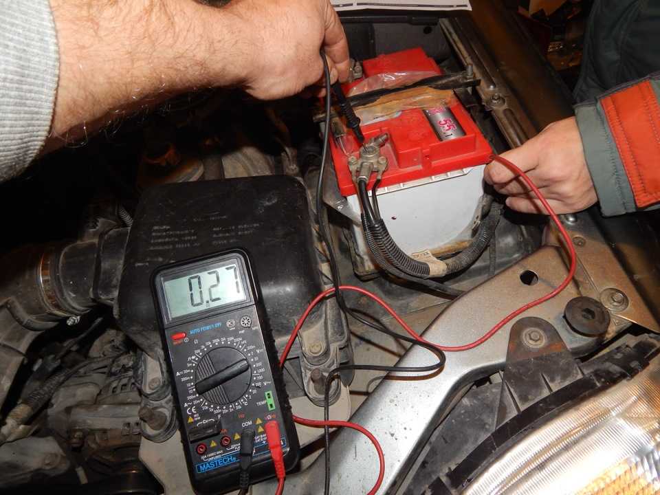 Как часто заряжать автомобильный аккумулятор?