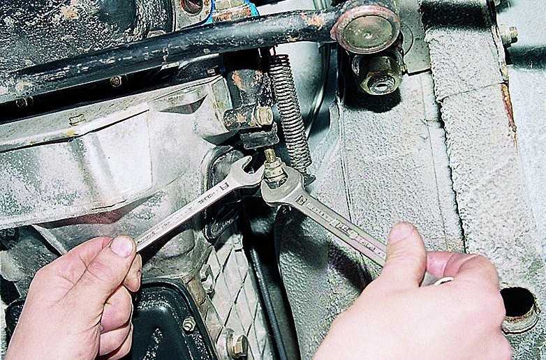 Регулировка и ремонт механизма сцепления грузовых автомобилей камаз