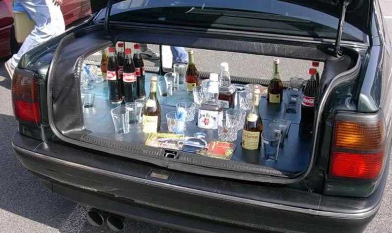 Что грозит за распитие спиртного в припаркованном автомобиле