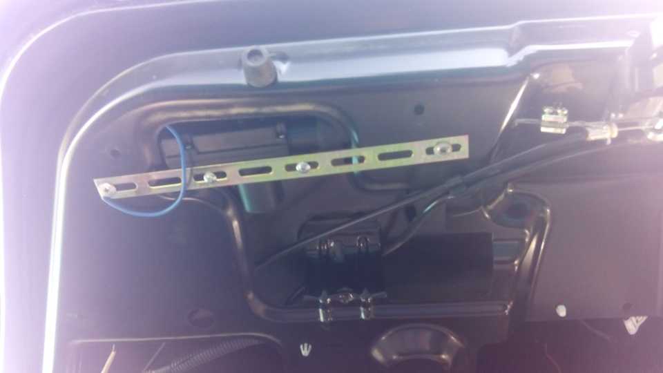 Не работает кнопка открывания багажника шевроле авео т250