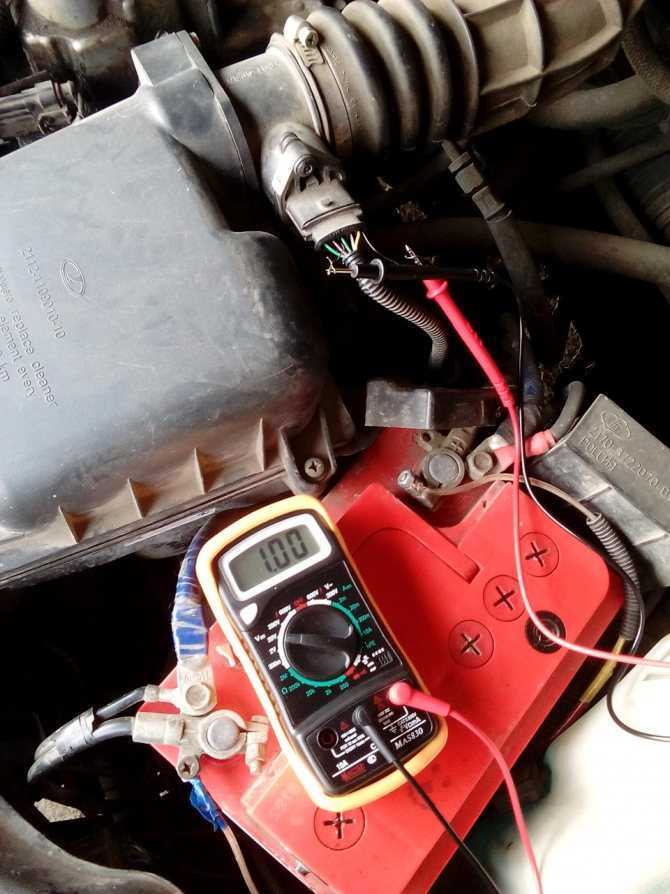Заряжается ли аккумулятор когда двигатель работает на холостых оборотах? можно ли зарядить аккумулятор на холостом ходу автомобиля